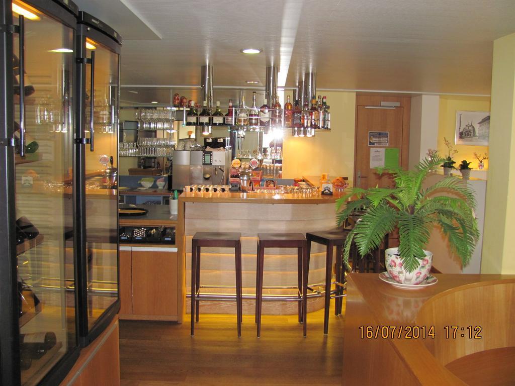 Hotel Metzgern ザルネン エクステリア 写真
