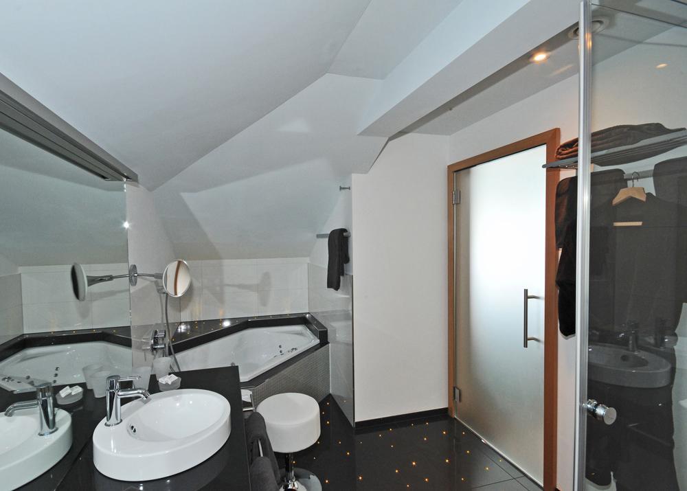 Hotel Metzgern ザルネン エクステリア 写真